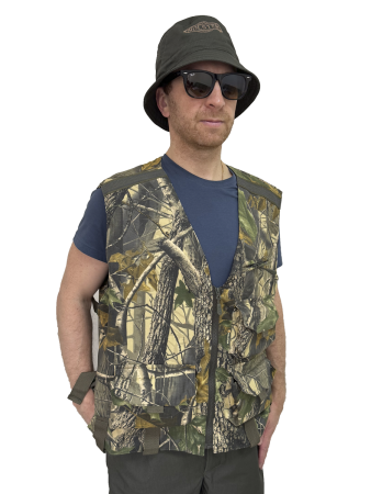 Жилет охотника / смесовая ткань / зеленый лес